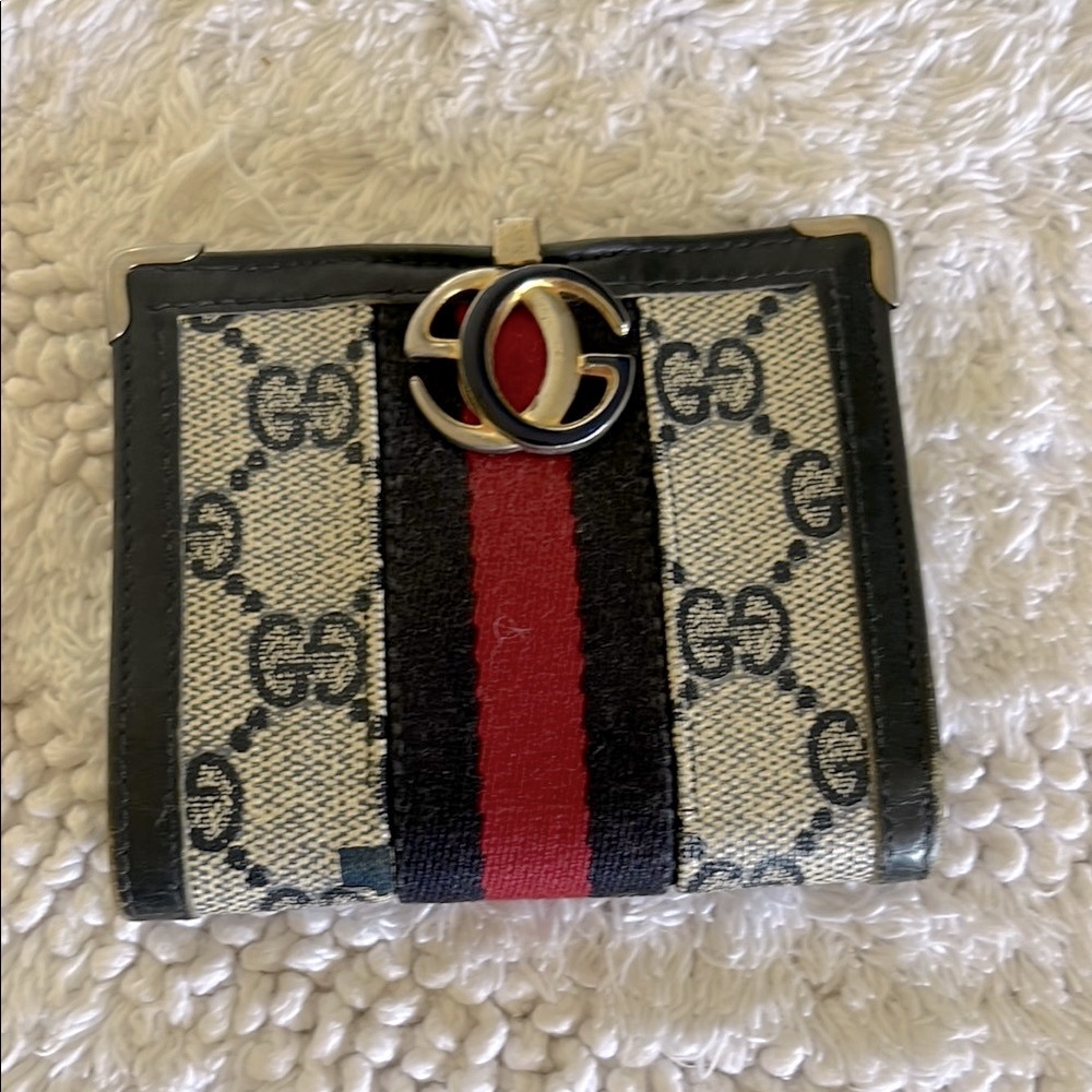 Gucci Navy and Red Wallet with Iconic Design. Gently used